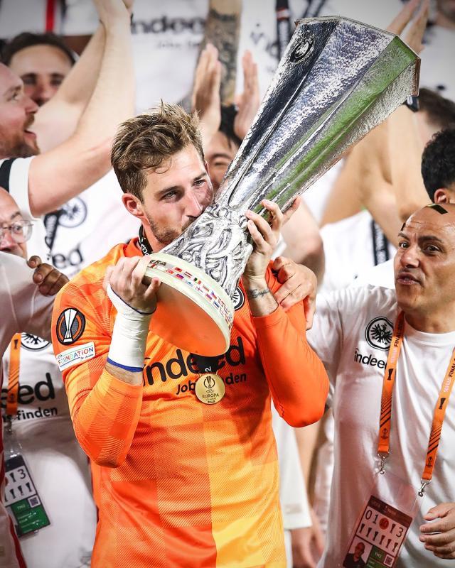 开云体育下载-曼联要买德国国门？特拉普和法兰克福面临艰难选择